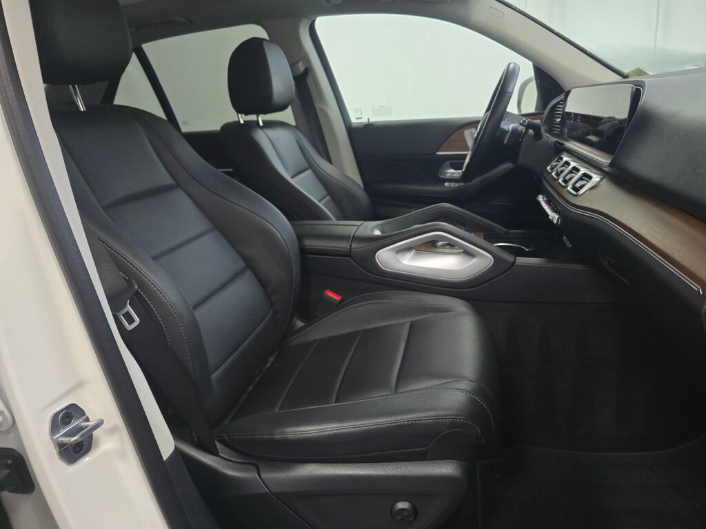 Used 2025 Mercedes-Benz GLE 350 4MATIC w/ Driver Assistance Package image 28