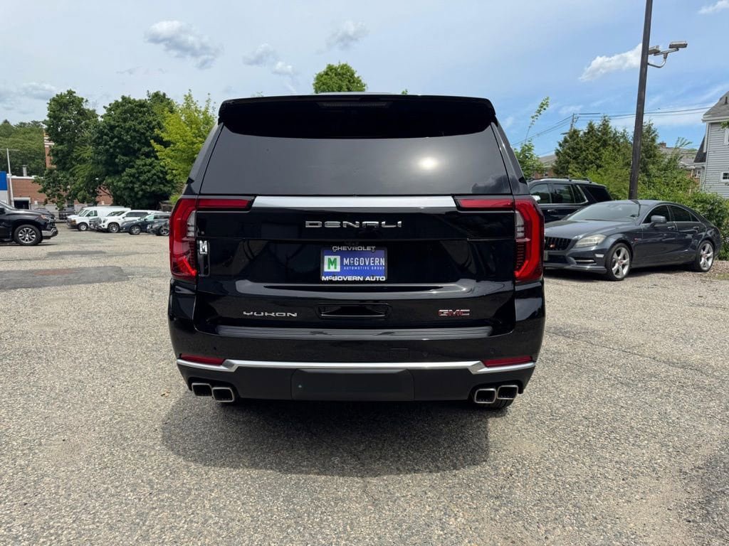 Used 2026 GMC Yukon Denali AWD/4WD image 5