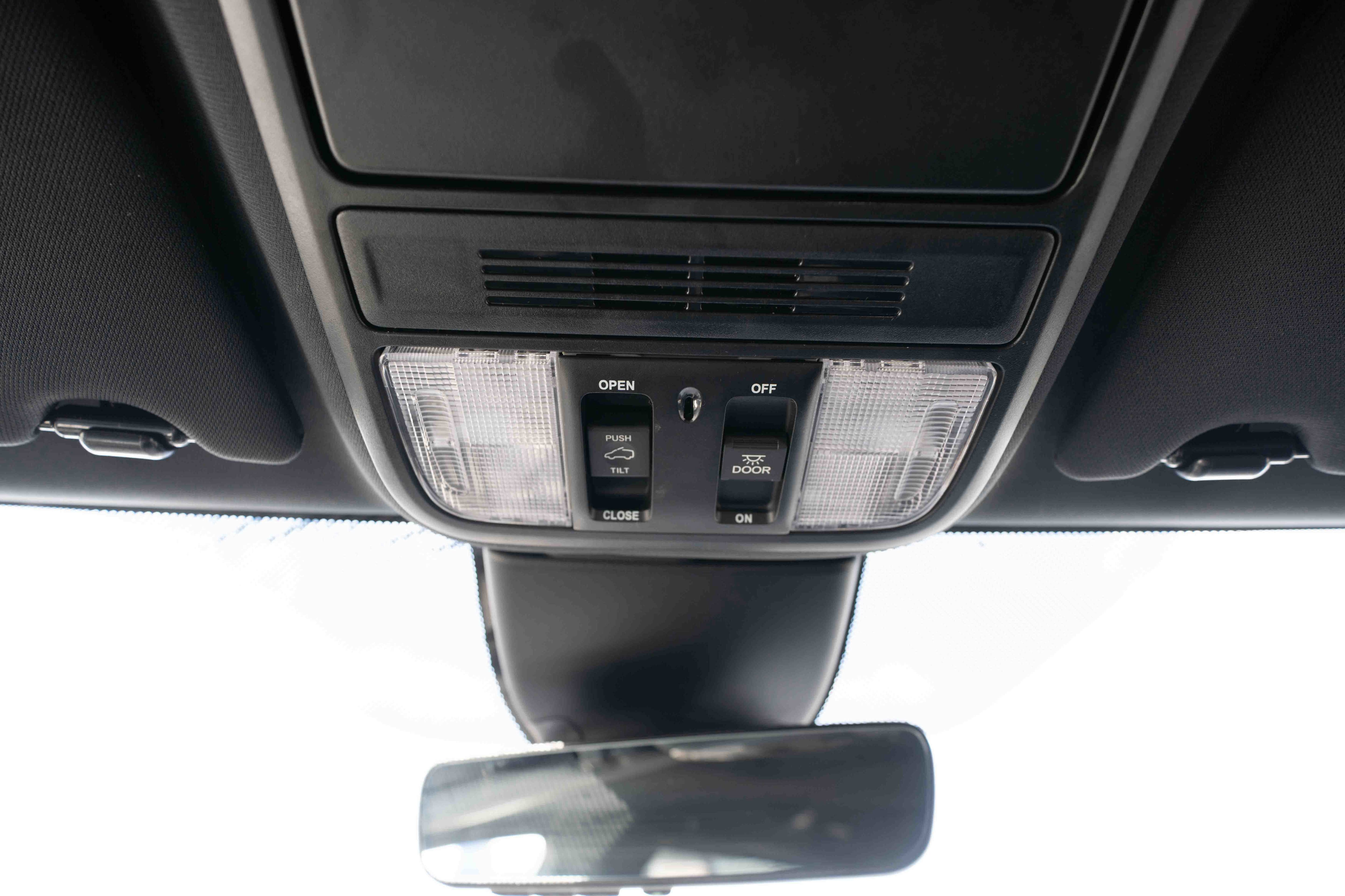 Used 2025 Honda Odyssey Sport-L image 18