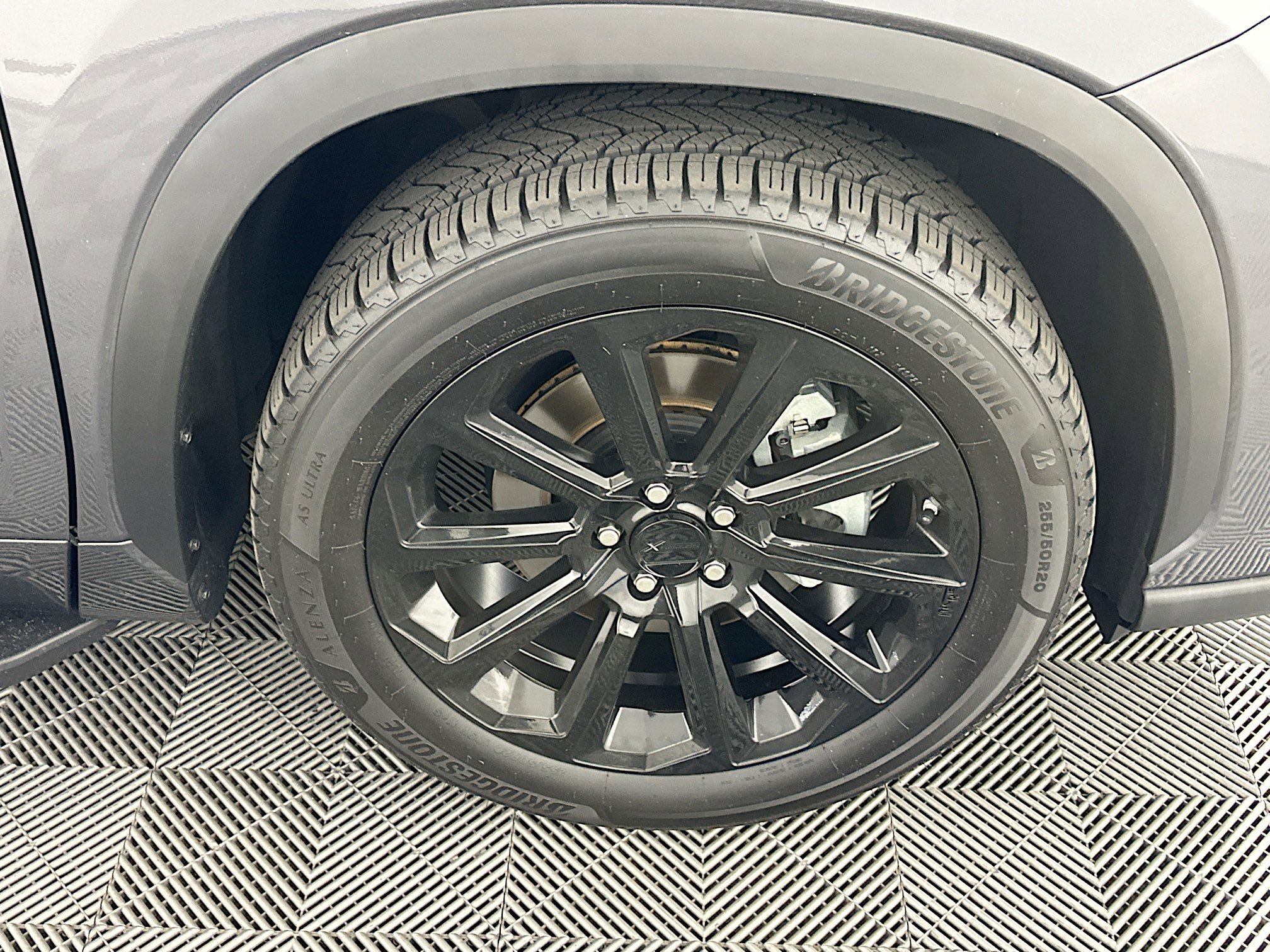 Used 2023 Toyota Highlander XLE image 11