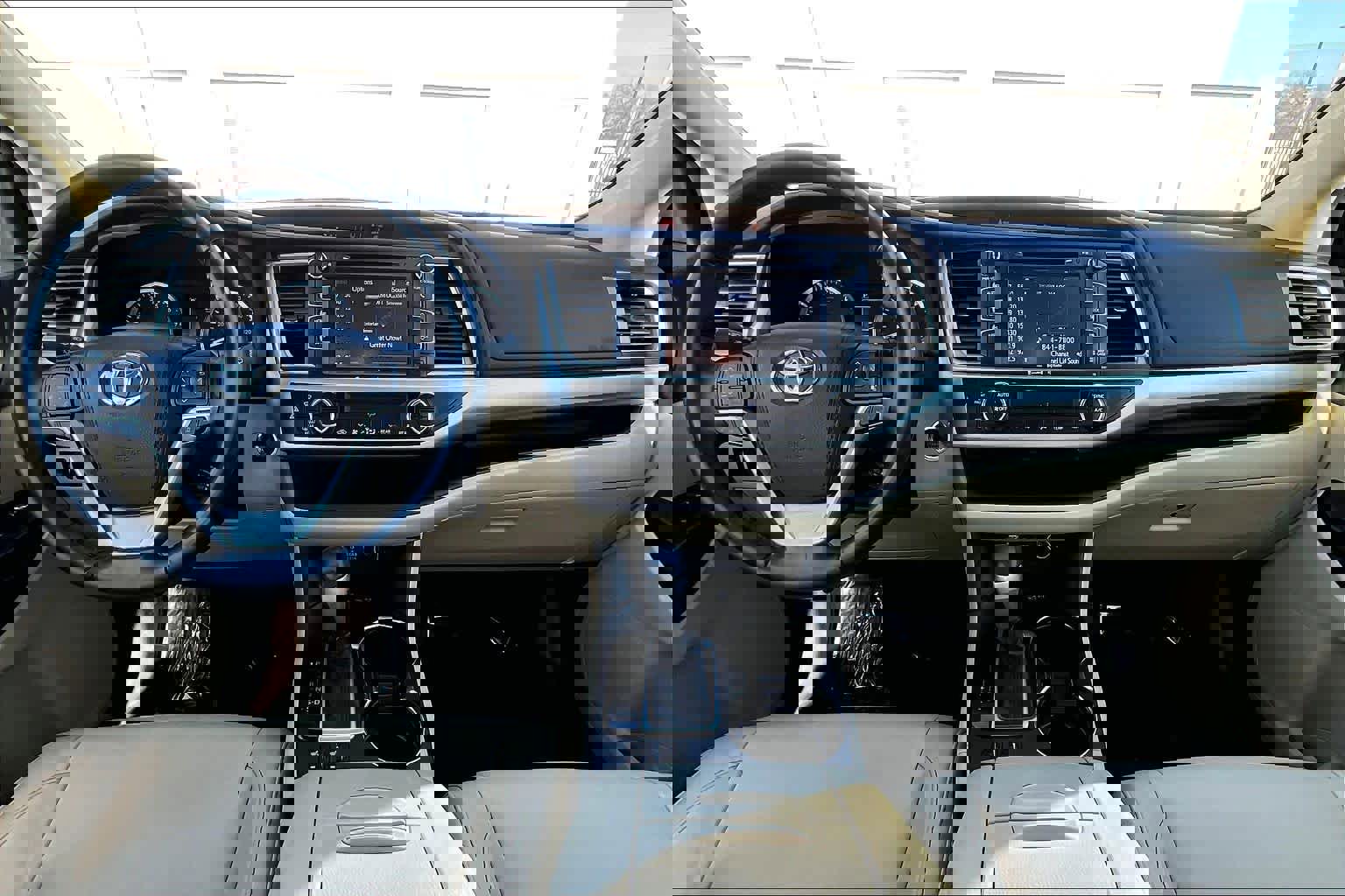 Used 2017 Toyota Highlander XLE image 15