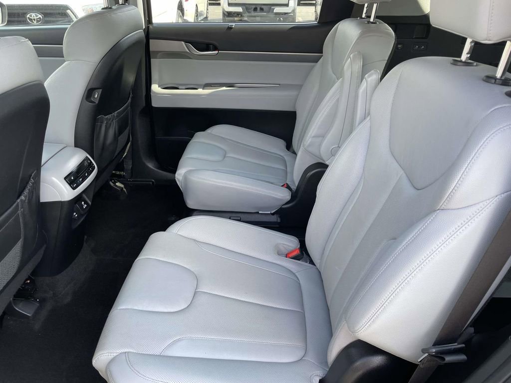 Used 2022 Hyundai Palisade SEL w/ Premium Package image 21