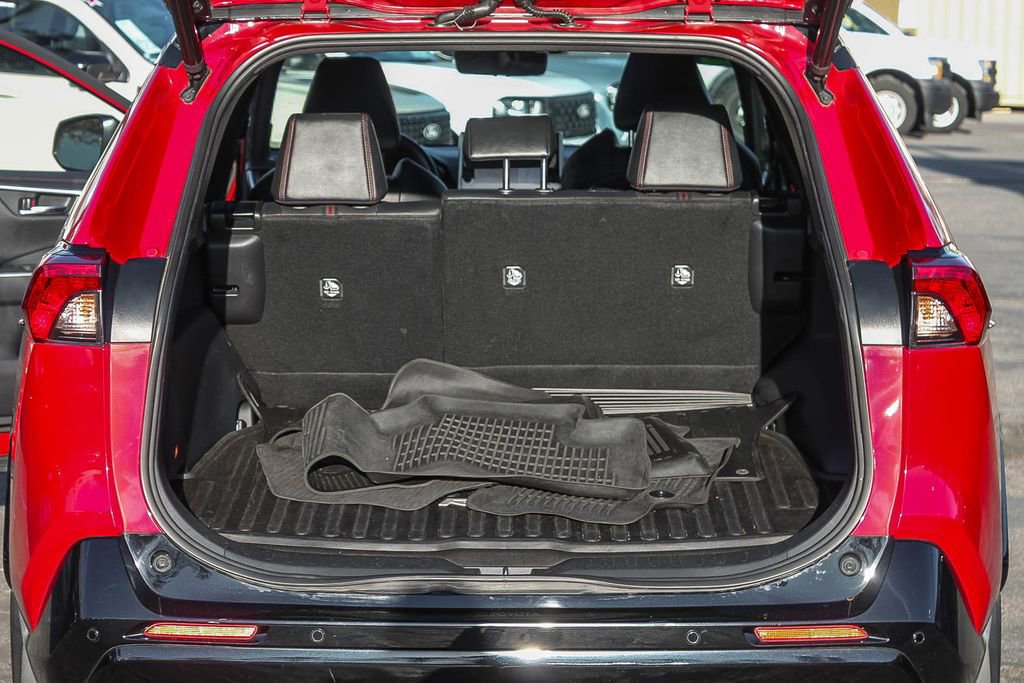 Used 2021 Toyota RAV4 XSE w/ Premium Package image 32