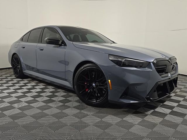 Used 2025 BMW M5 w/ Carbon Package image 9