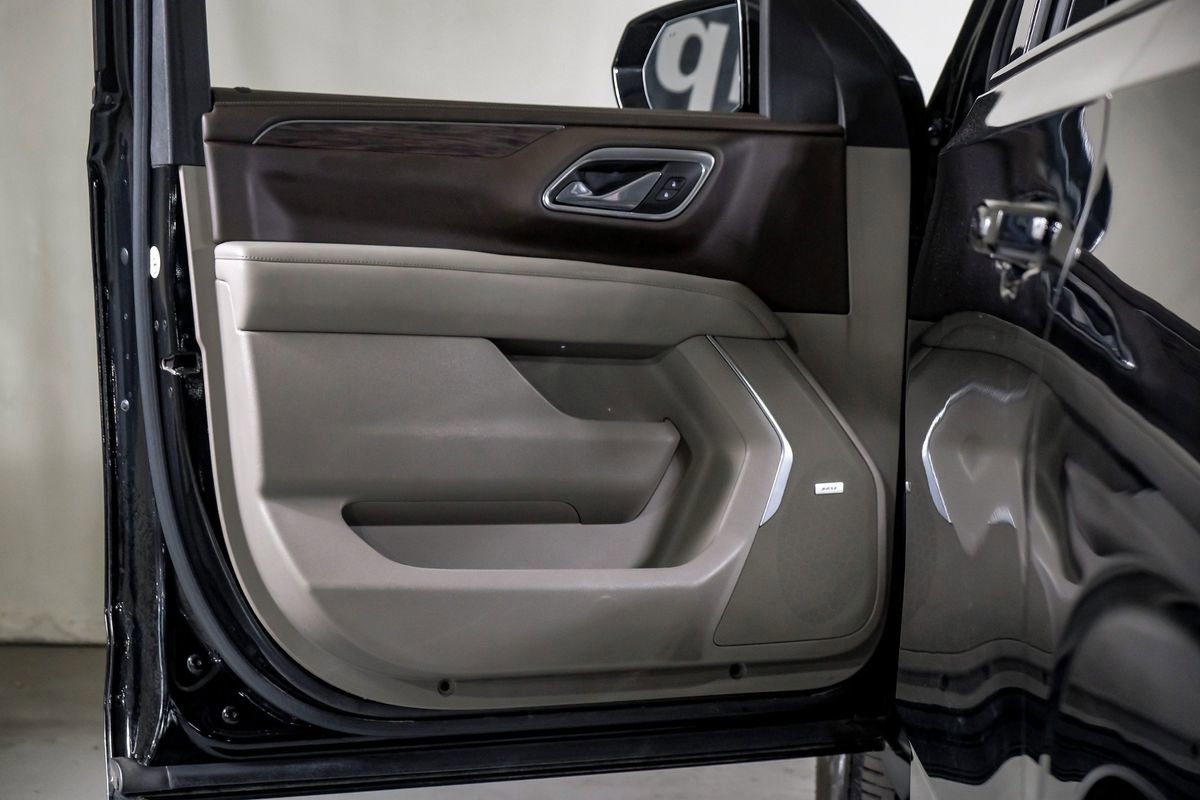 Used 2021 Chevrolet Suburban Z71 w/ Z71 Off-Road Package AWD/4WD image 35