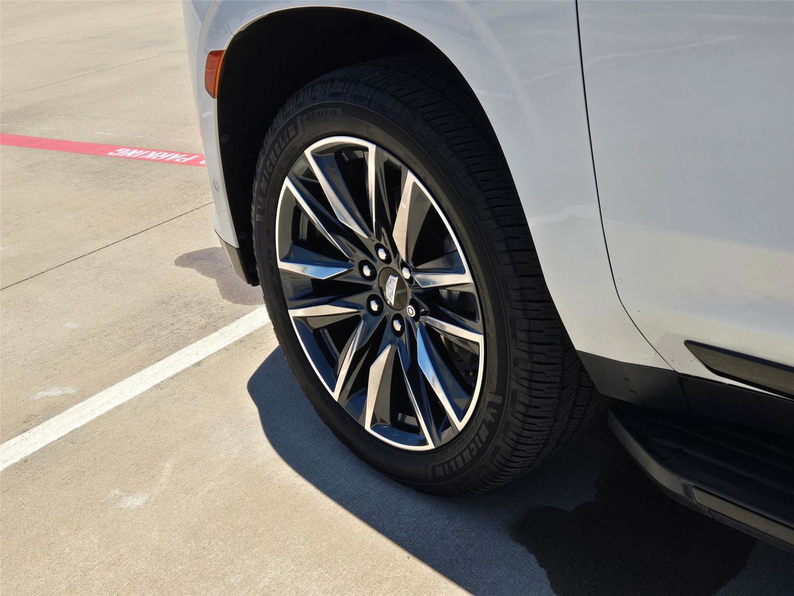 Used 2022 Cadillac Escalade Sport AWD/4WD image 3