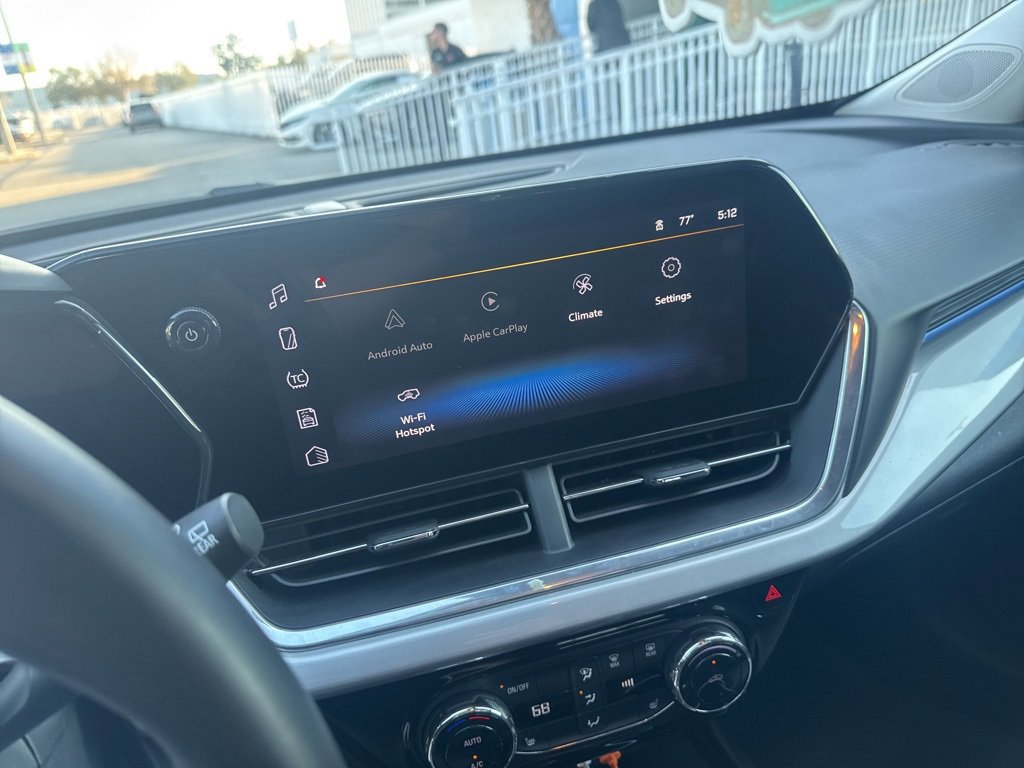 Used 2024 Chevrolet Trax LT w/ LT Convenience Package image 14