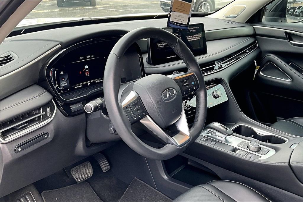 Certified 2025 INFINITI QX60 Luxe w/ Cargo Package image 18