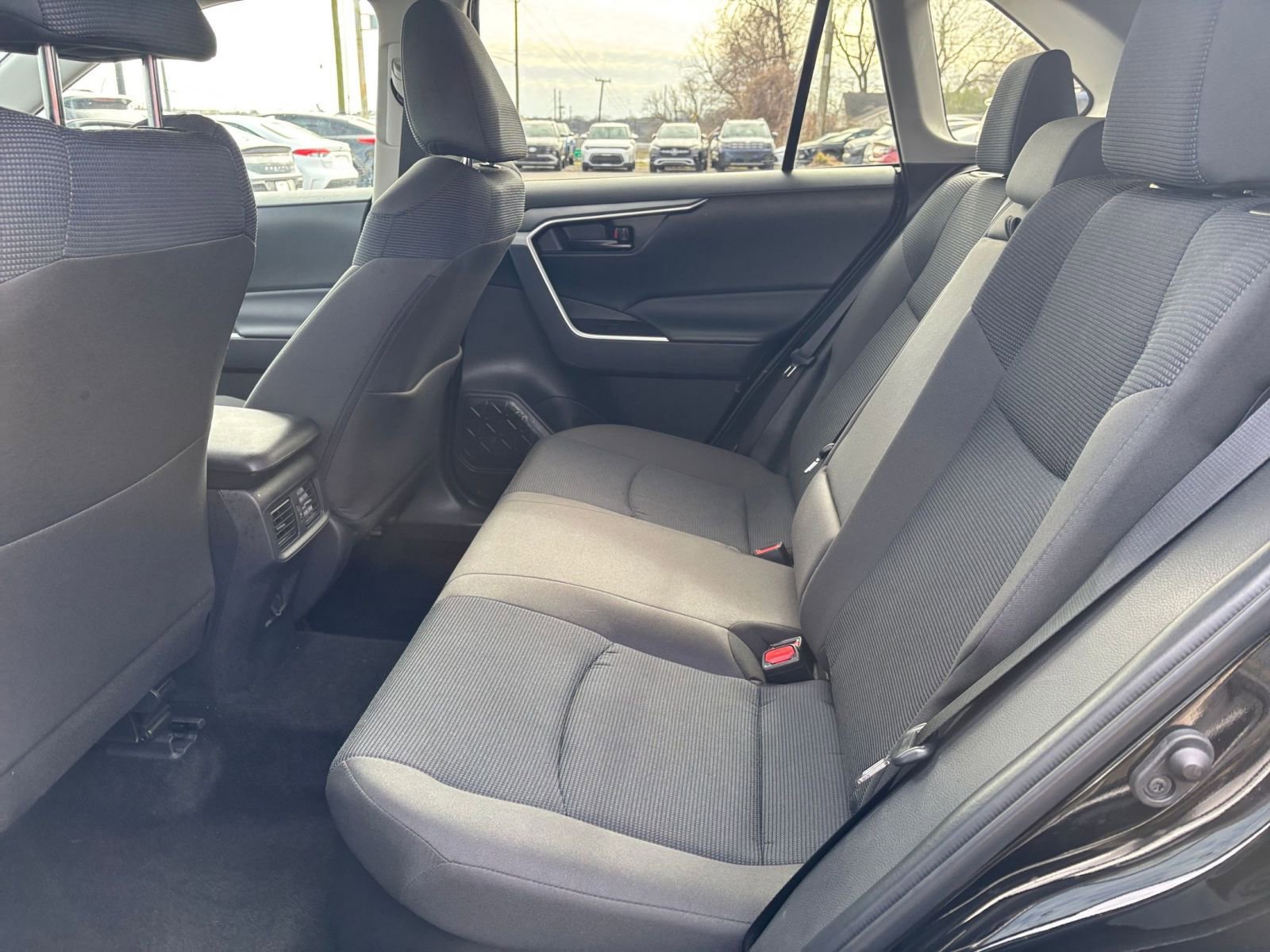 Used 2025 Toyota RAV4 LE image 27