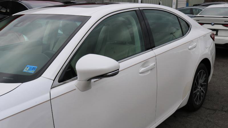 Used 2018 Lexus ES 350 w/ Luxury Package w/Wood Trim image 5