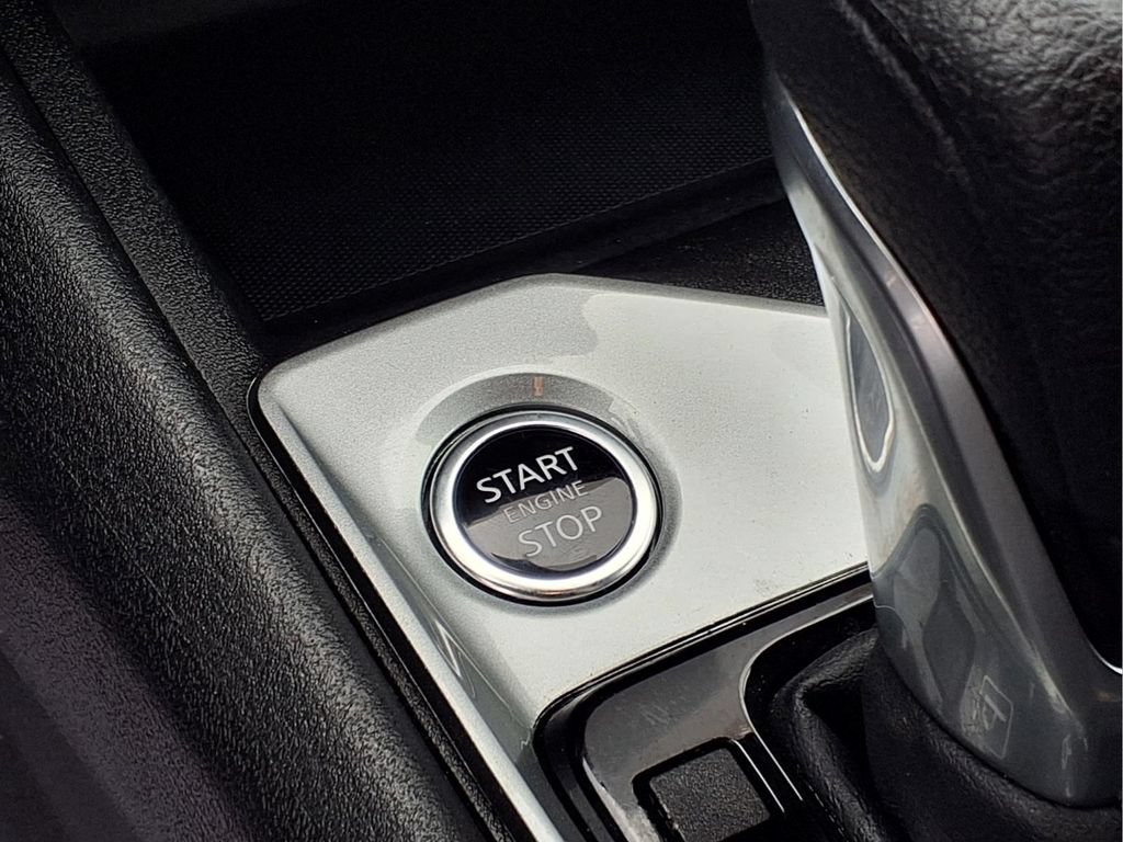 Used 2025 Nissan Altima 2.5 SV FWD image 15
