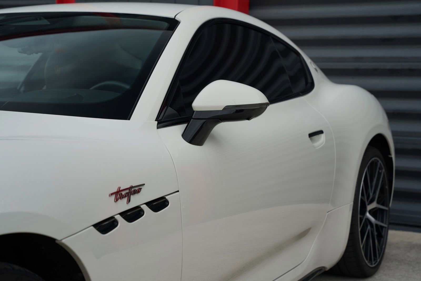 Used 2024 Maserati GranTurismo Trofeo AWD/4WD image 8
