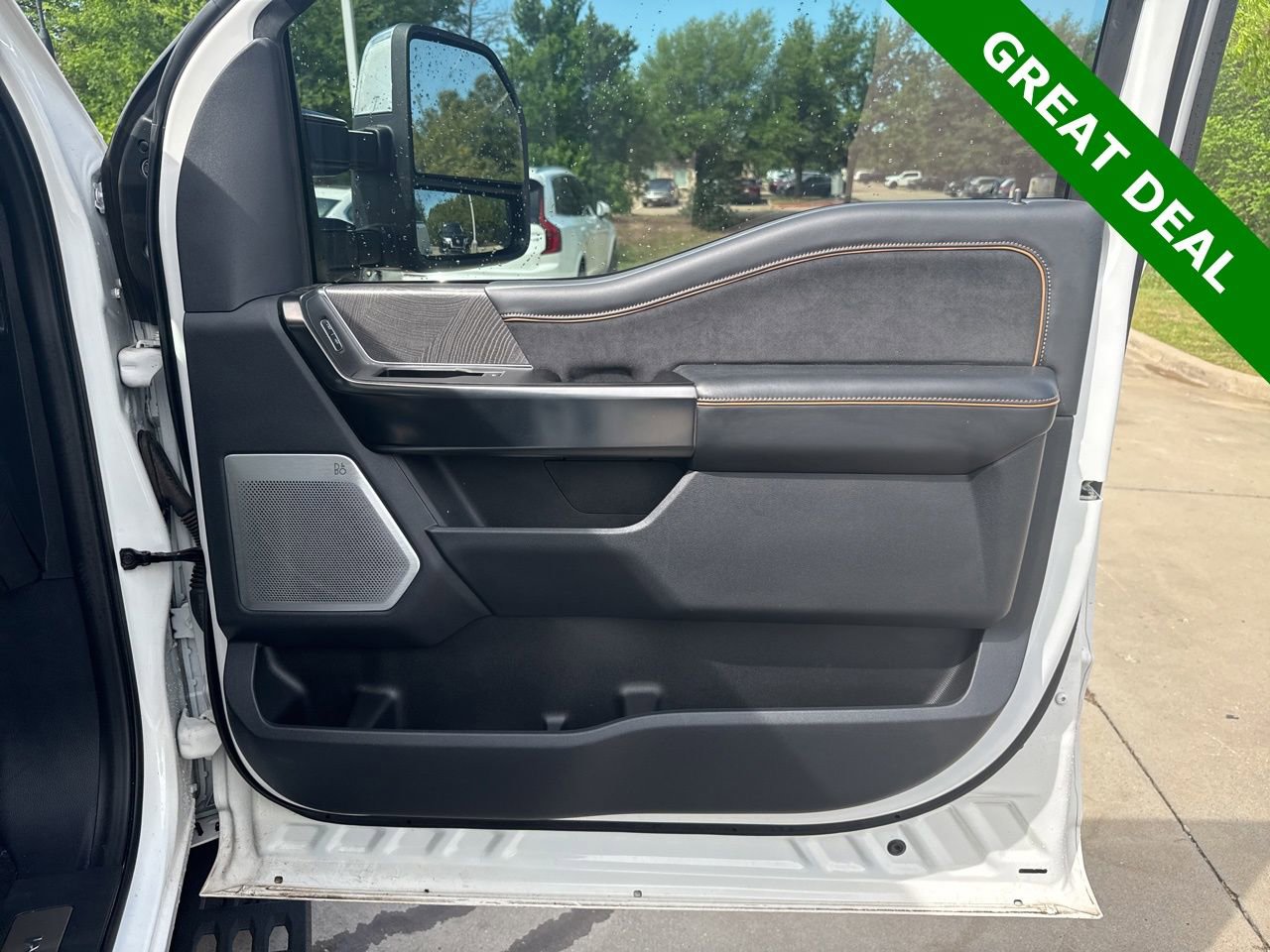 Used 2024 Ford F250 Platinum w/ Tremor Off-Road Package image 8