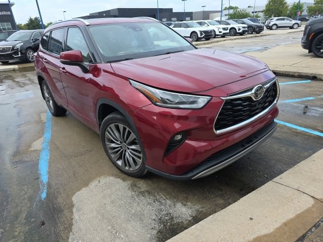 Used 2020 Toyota Highlander Platinum AWD/4WD image 3