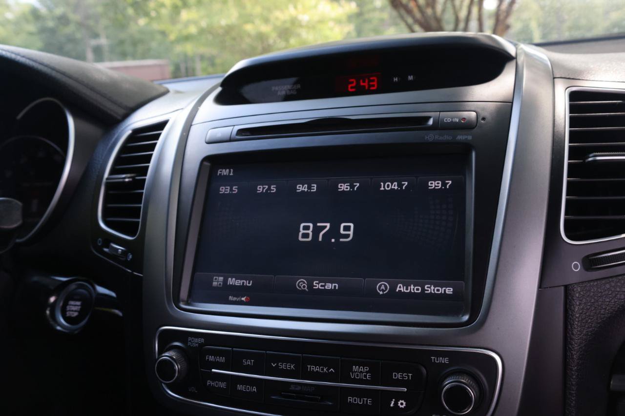 Used 2014 Kia Sorento SX w/ 3rd Row Package FWD image 40