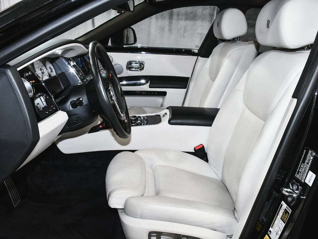 Used 2018 Rolls-Royce Ghost image 44