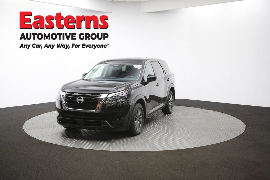 Used 2024 Nissan Pathfinder S image 55