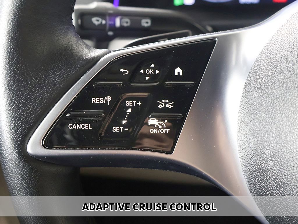 Used 2024 Mercedes-Benz GLB 250 4MATIC w/ Driver Assistance Package image 5