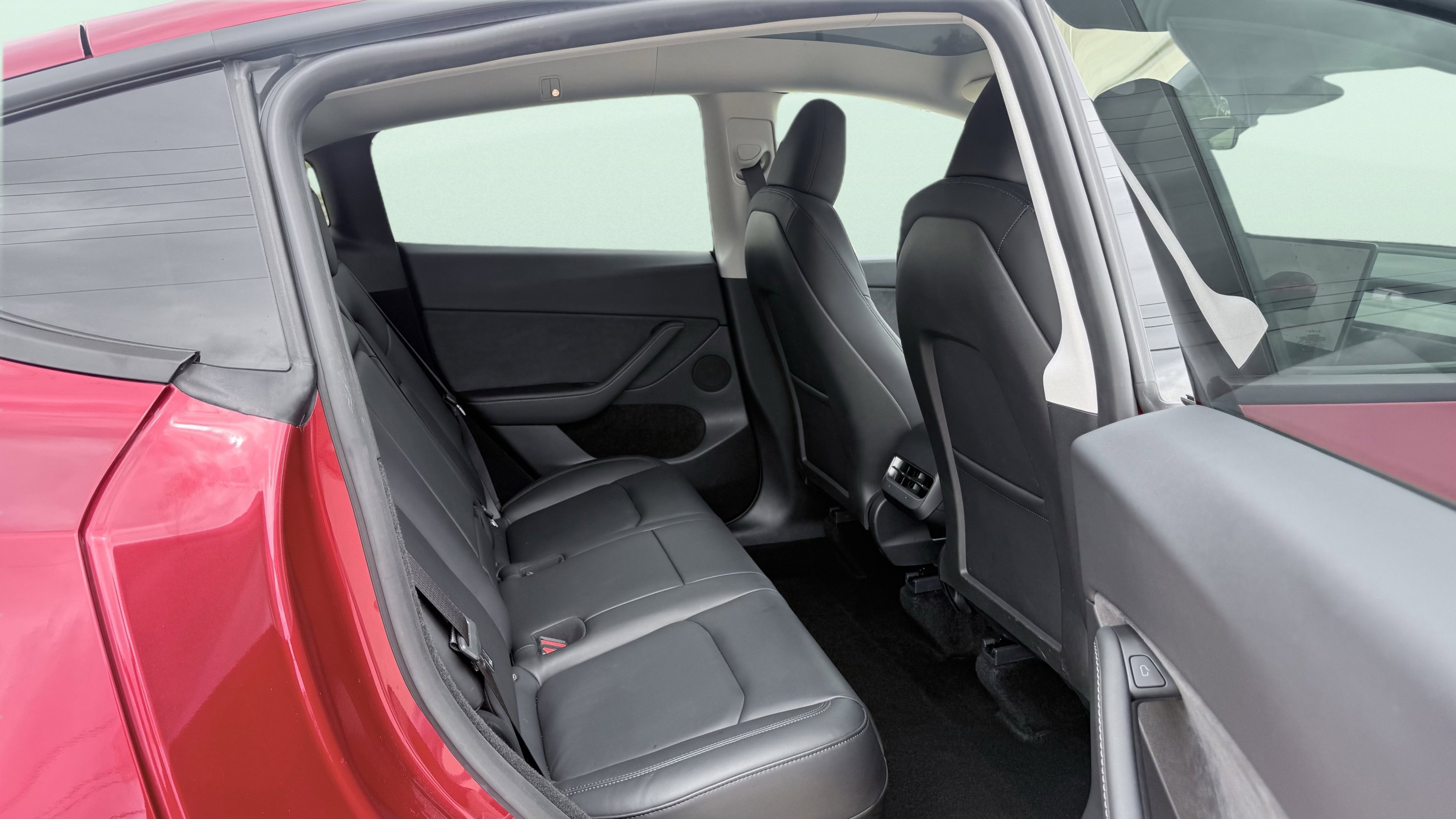 Used 2024 Tesla Model Y Performance image 37