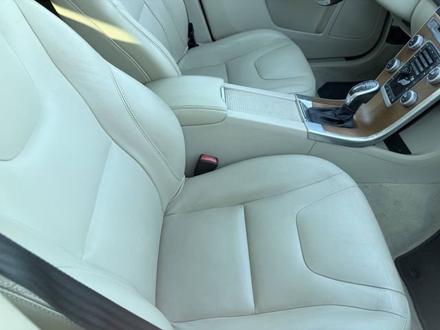 Used 2015 Volvo XC60 T6 Platinum AWD/4WD image 9