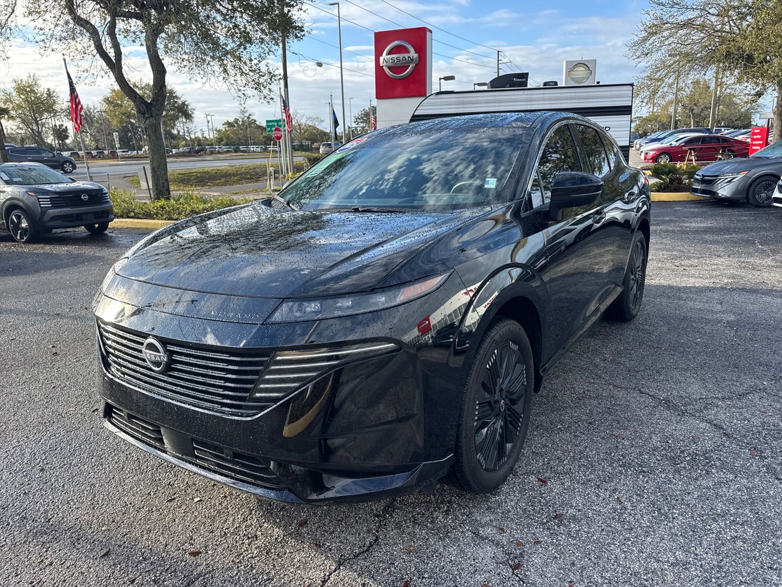 Certified 2025 Nissan Murano Platinum w/ Cargo Package image 2