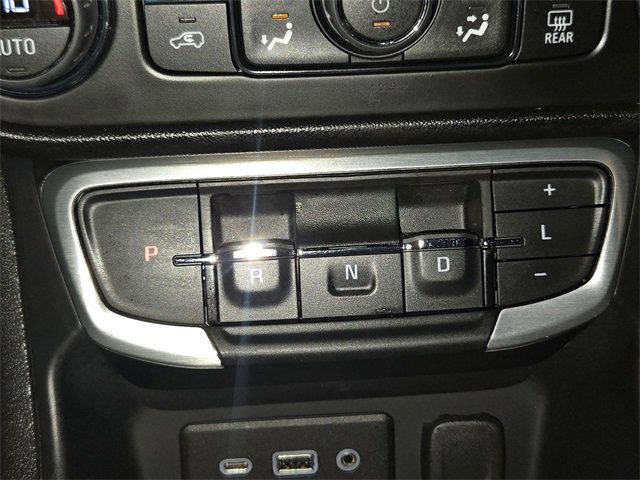 Used 2024 GMC Terrain SLE w/ Driver Convenience Package image 20