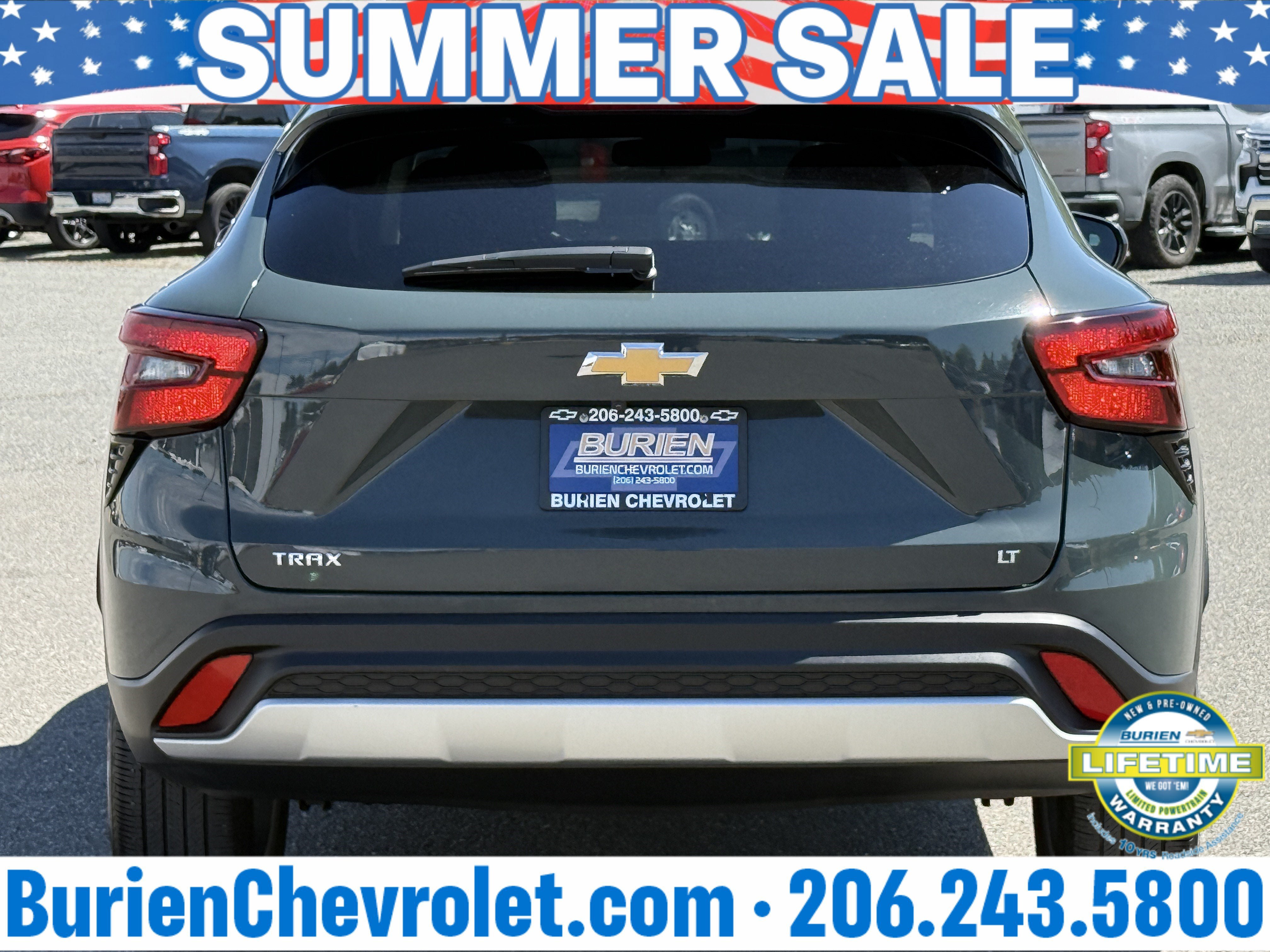 Used 2025 Chevrolet Trax LT FWD image 4
