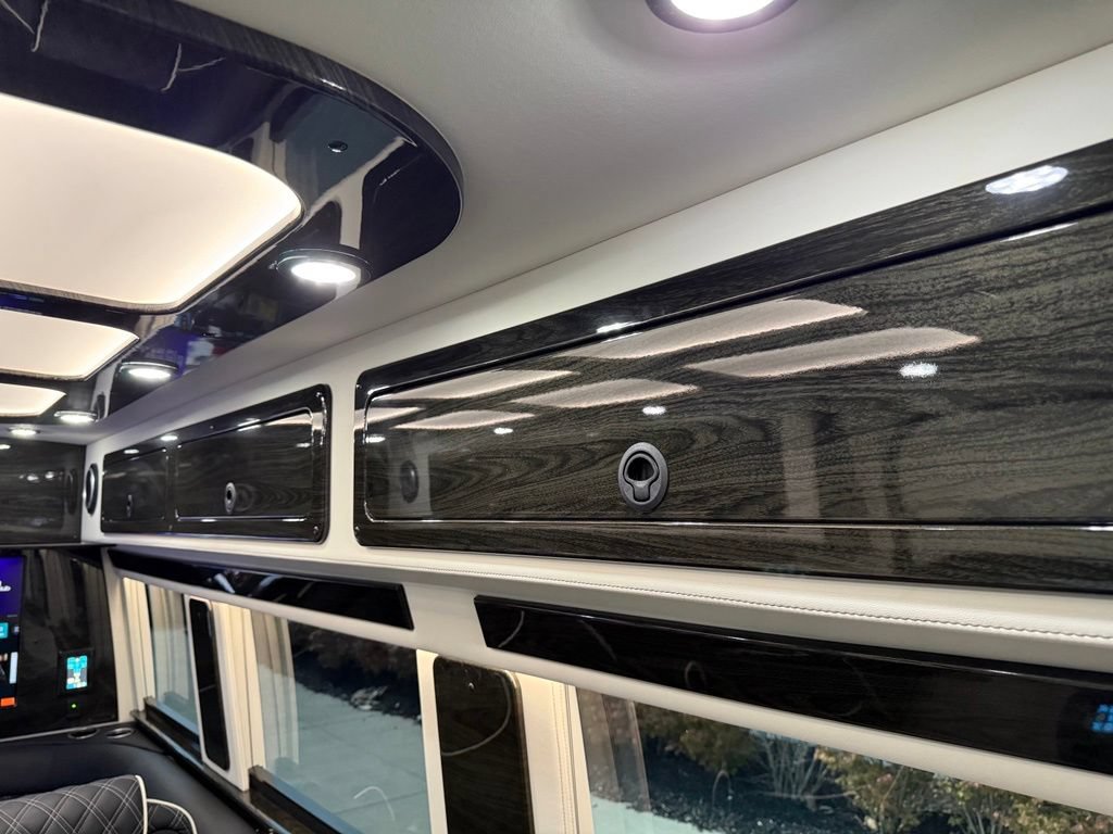 Used 2023 Mercedes-Benz Sprinter 3500 image 90