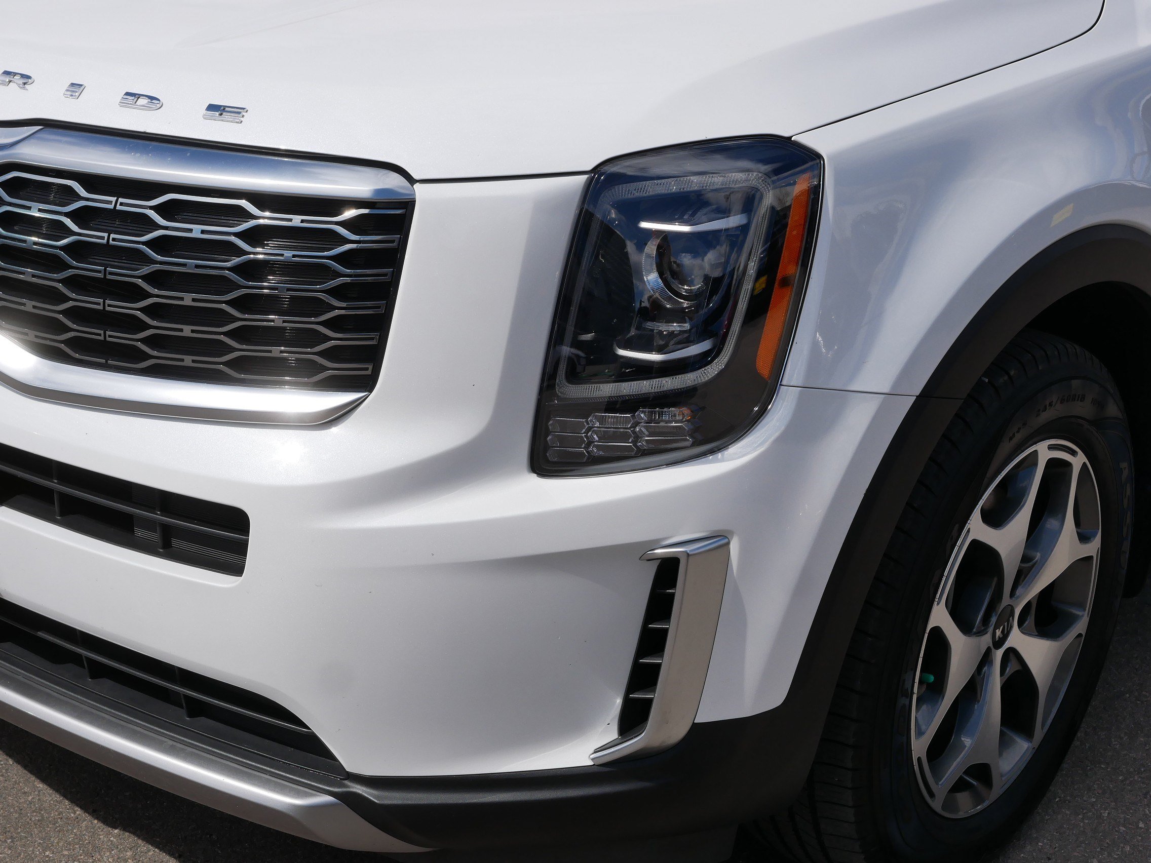 Used 2020 Kia Telluride EX AWD/4WD image 16