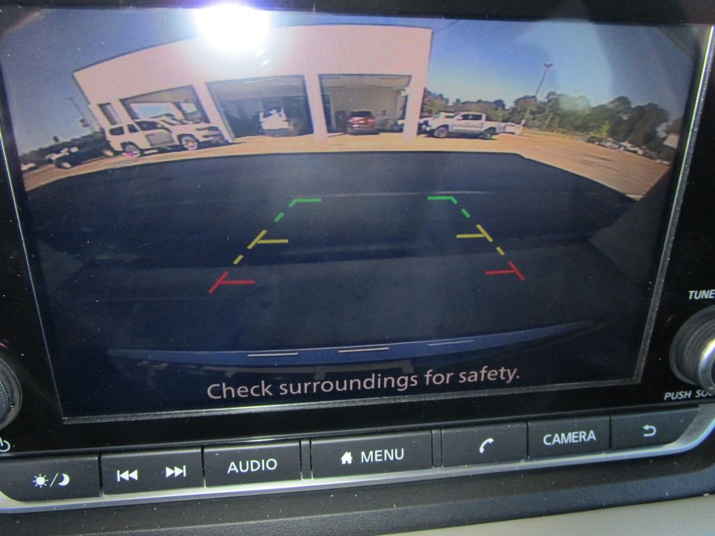 Used 2023 Nissan Rogue SV image 38