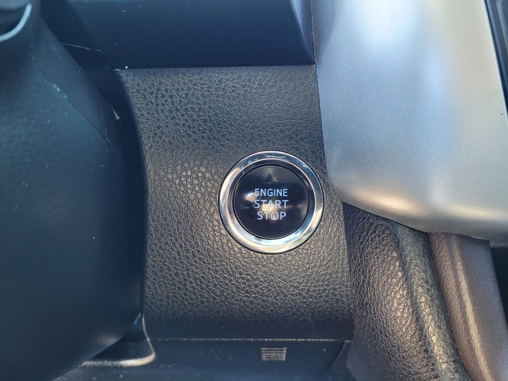 Used 2018 Toyota Highlander XLE image 19