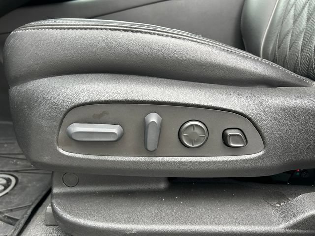 Used 2022 Buick Enclave Avenir w/ Avenir Technology Package AWD/4WD image 23