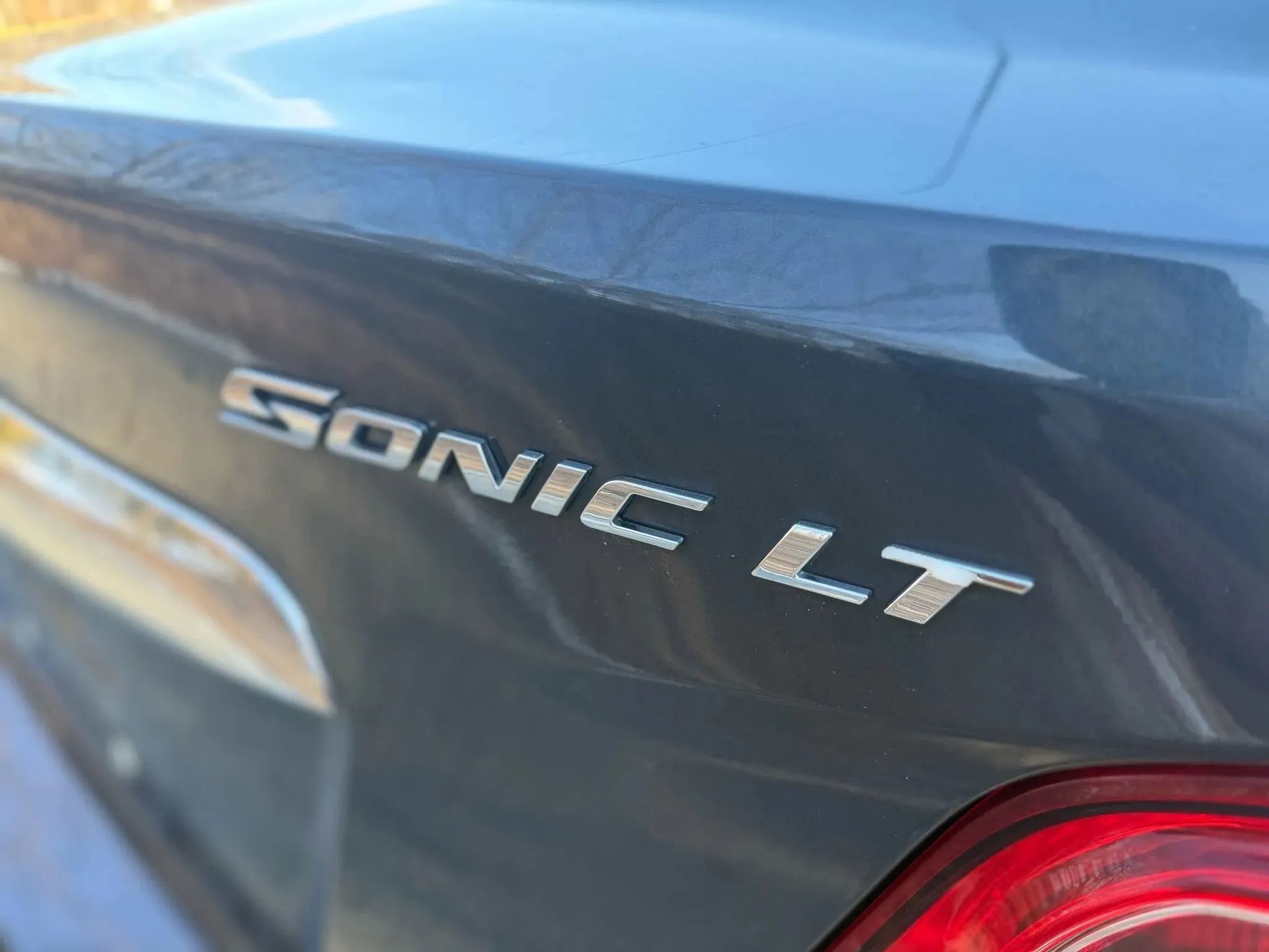 Used 2014 Chevrolet Sonic LT image 9