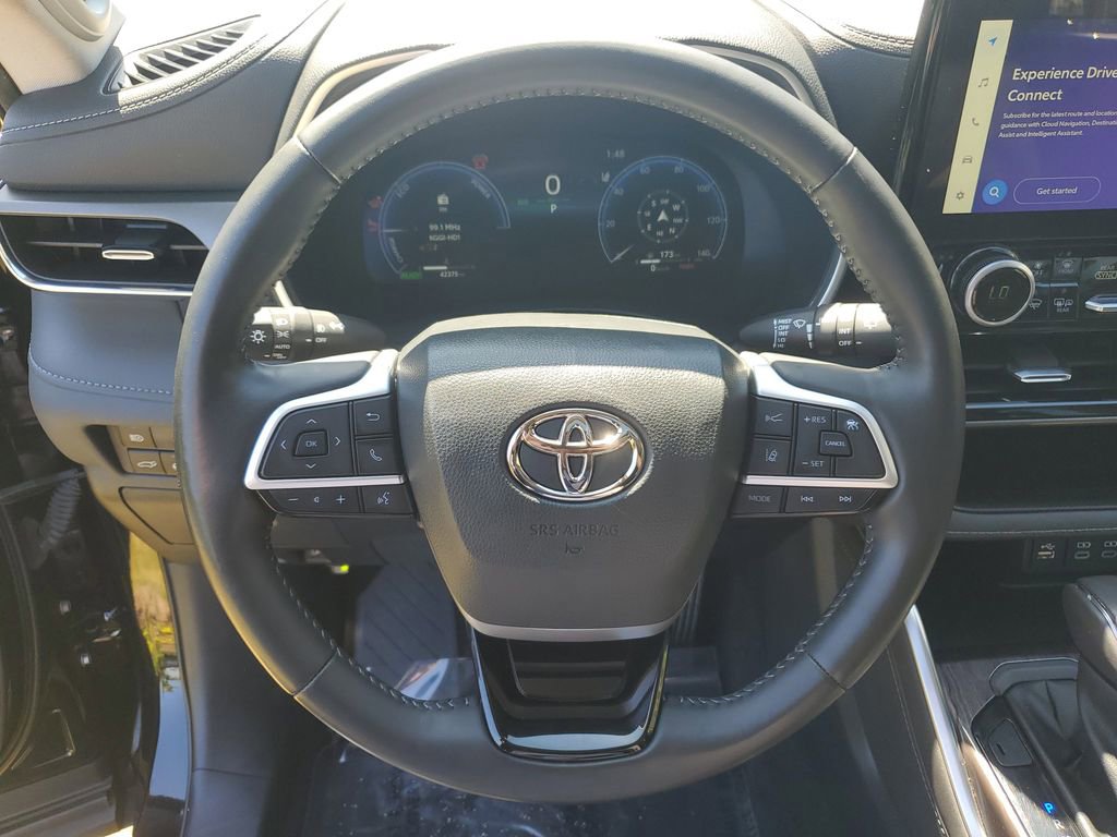 Used 2023 Toyota Highlander Limited w/ Protection Package #3 (TMS) image 32