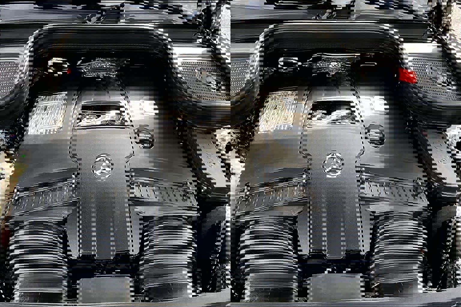 Used 2024 Mercedes-Benz Maybach GLS 600 4MATIC image 32