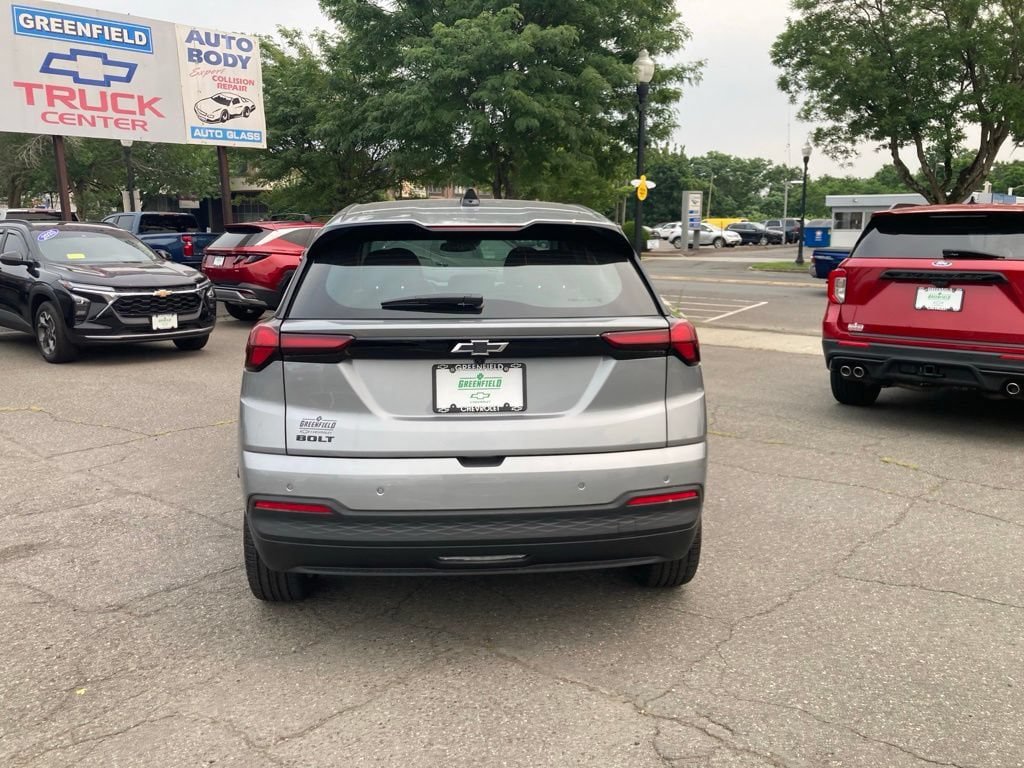 New 2027 Chevrolet Bolt LT w/ Comfort Package FWD image 23