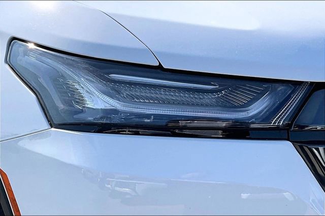 Used 2023 Chevrolet Traverse RS w/ LPO, Floor Liner Package image 30