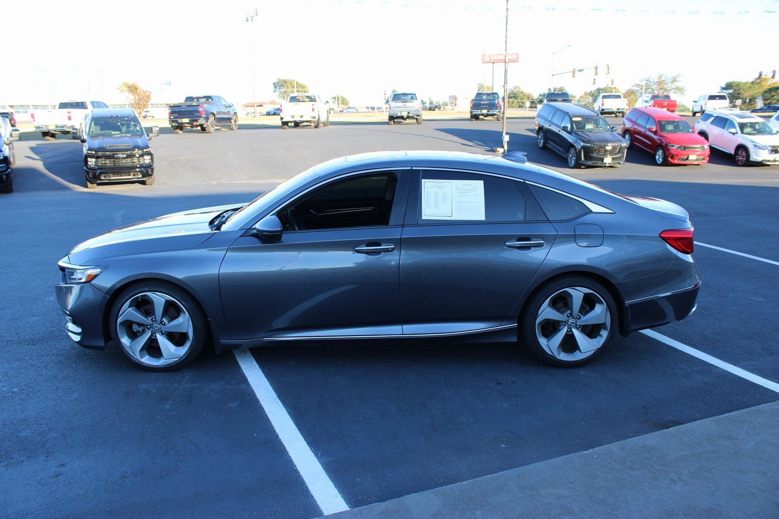 Used 2018 Honda Accord Touring image 5