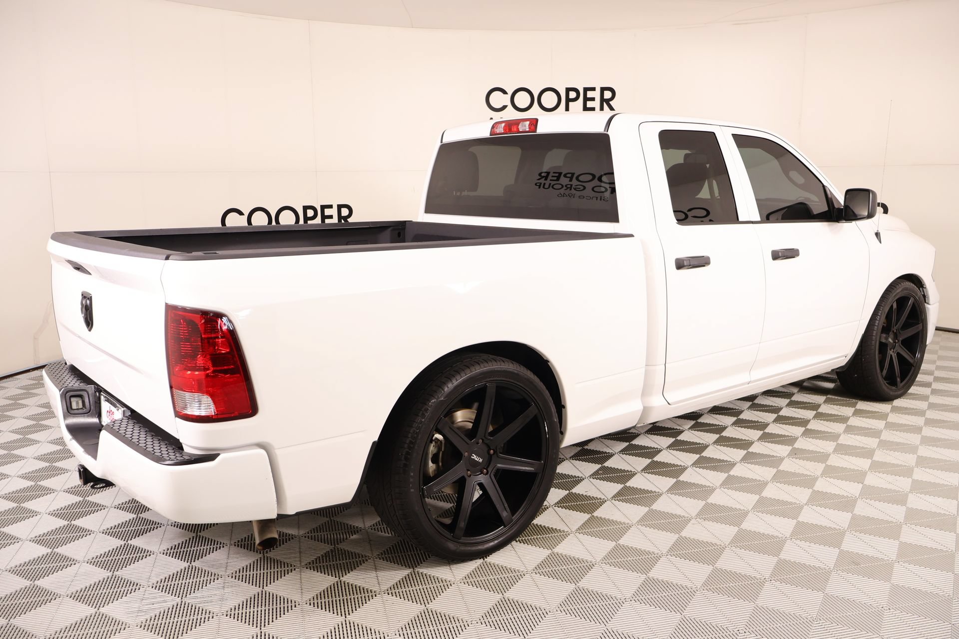 Used 2020 RAM 1500 Tradesman w/ Chrome Plus Package RWD image 19