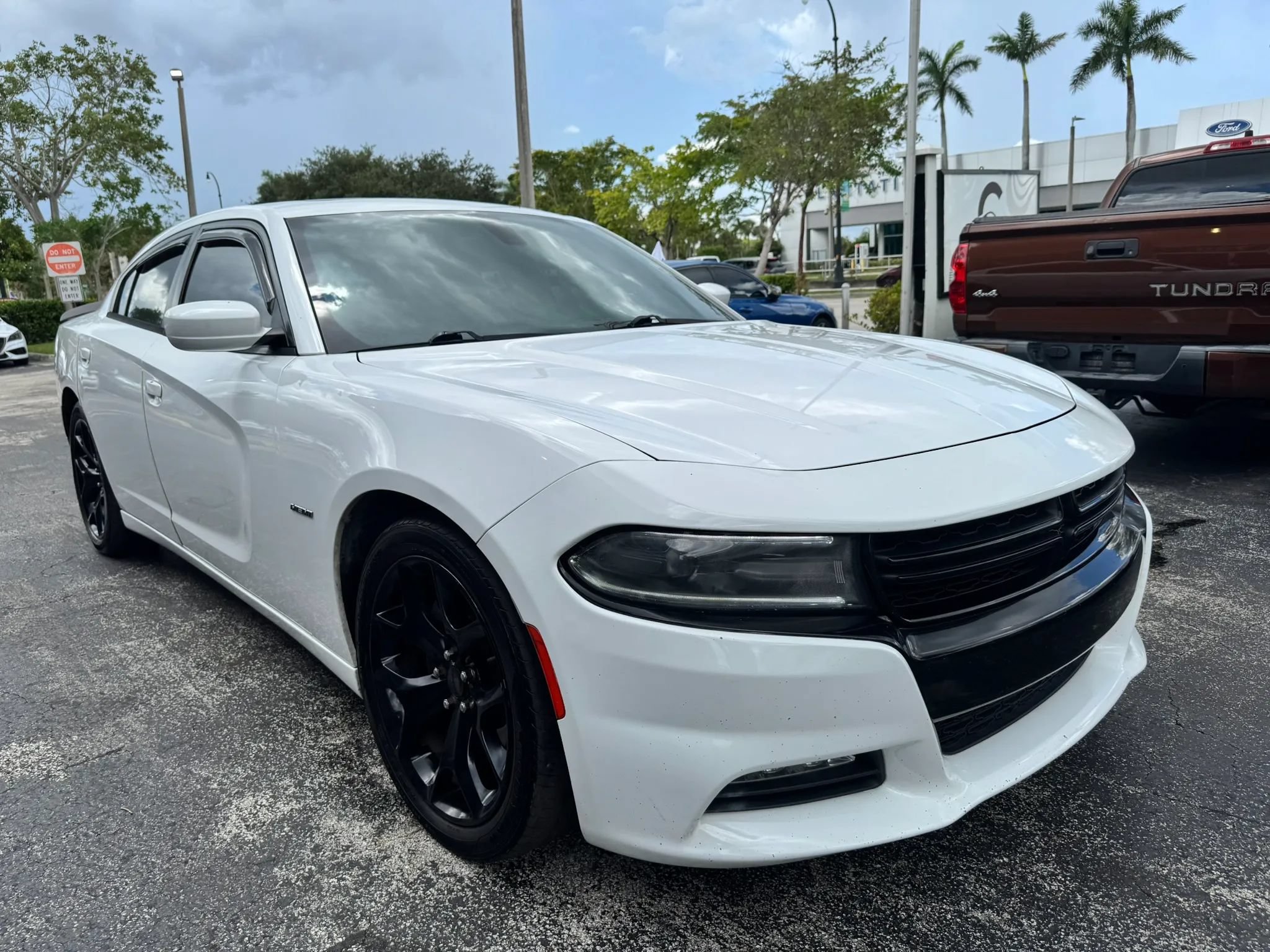Used 2015 Dodge Charger R/T w/ Plus Group RWD image 3