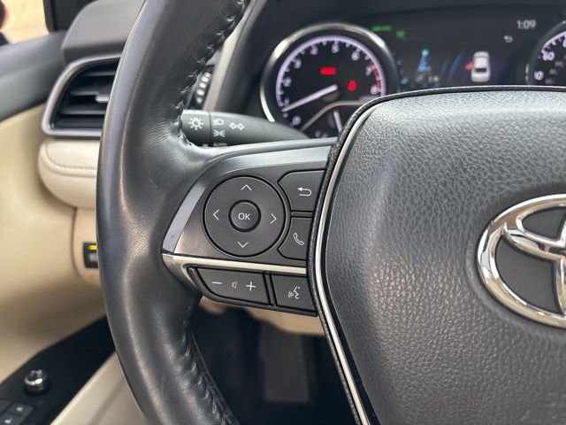 Used 2020 Toyota Camry XLE image 25