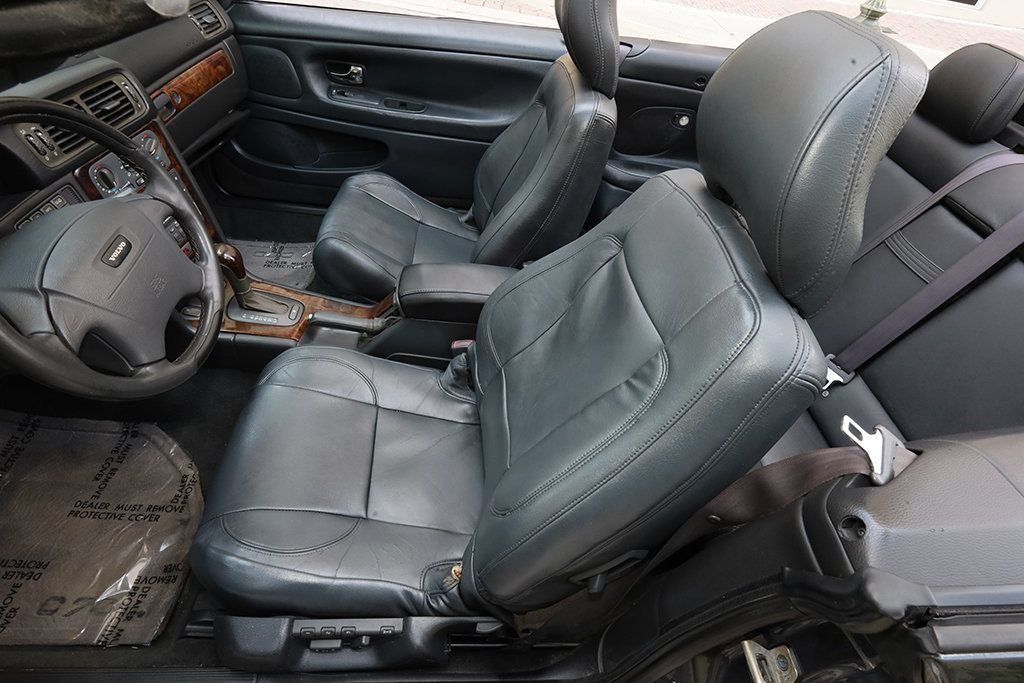 Used 2004 Volvo C70 HT FWD image 26
