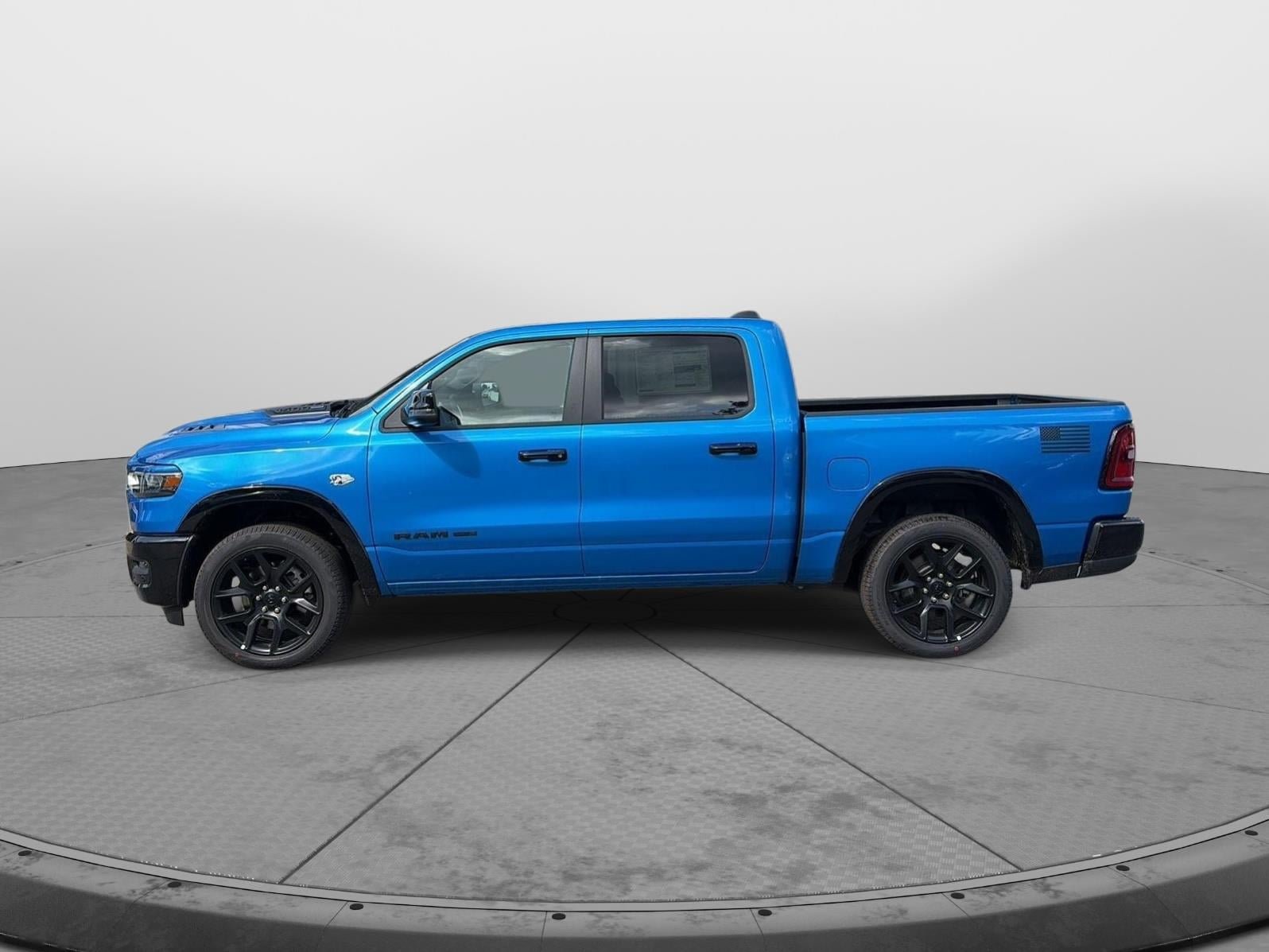 New 2026 RAM 1500 Laramie AWD/4WD image 8