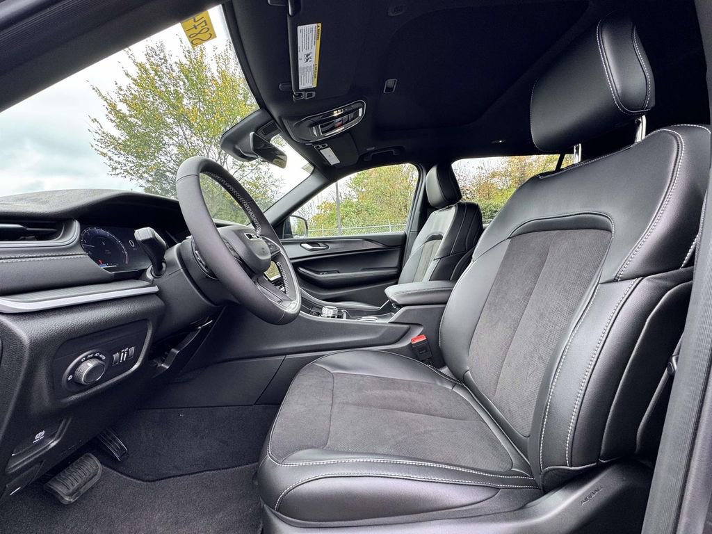 New 2025 Jeep Grand Cherokee L Altitude AWD/4WD image 15