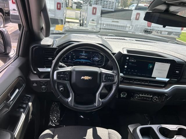 Used 2022 Chevrolet Silverado 1500 LT AWD/4WD image 27