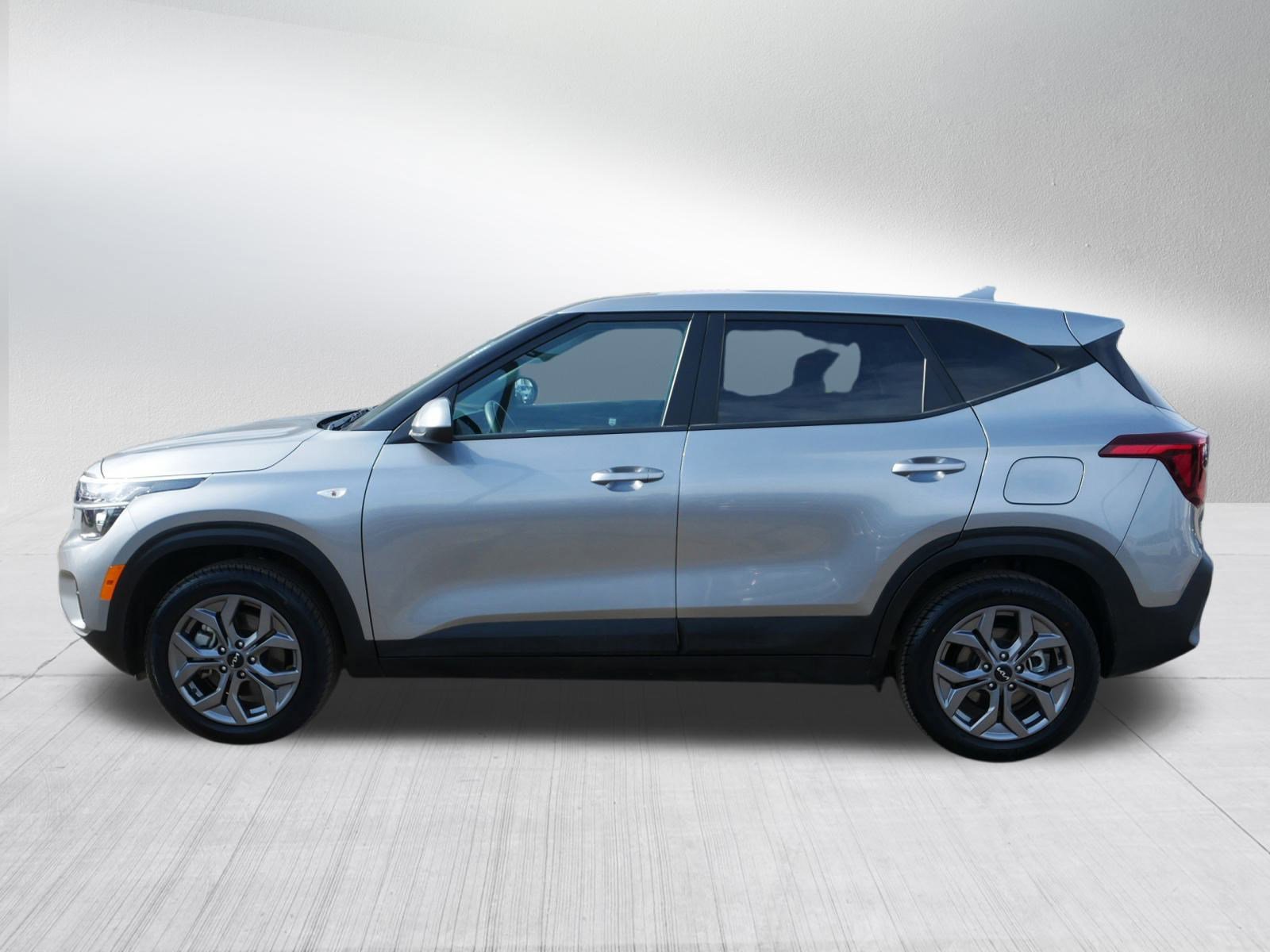 Certified 2024 Kia Seltos LX image 4