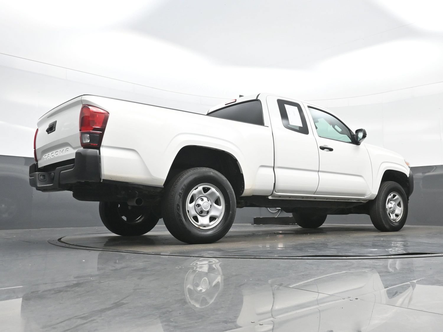 Used 2022 Toyota Tacoma SR AWD/4WD image 31