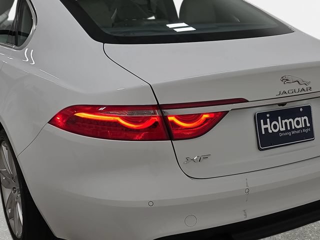 Used 2016 Jaguar XF Prestige AWD/4WD image 34