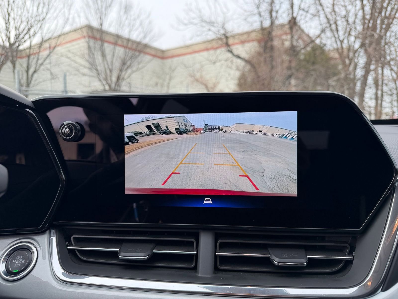 Used 2025 Chevrolet Trax LT image 17