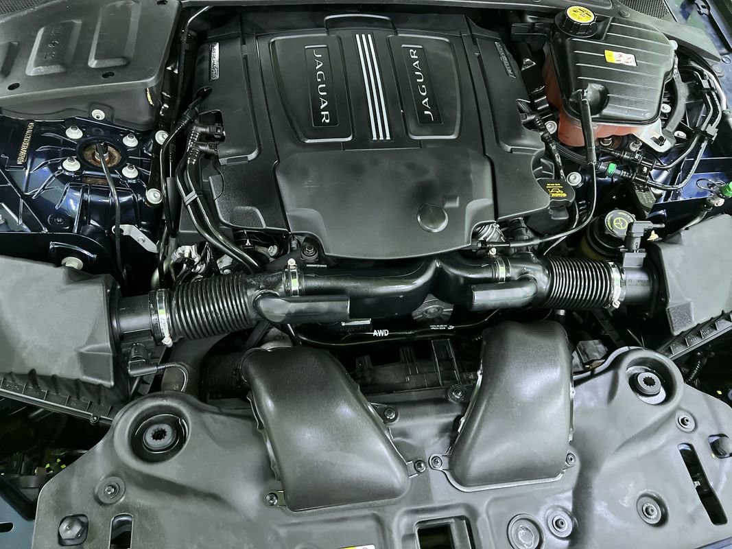 Used 2016 Jaguar XJ L Portfolio AWD/4WD image 29